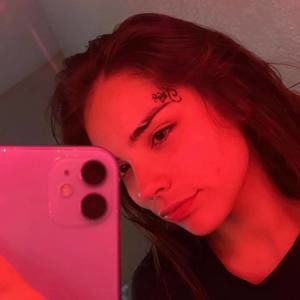 Meet your Posher, Layla